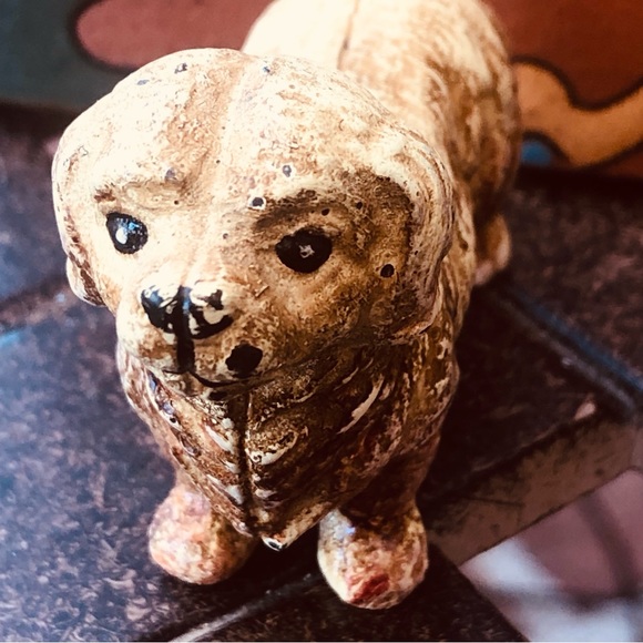 Vintage 1930s Cast Iron Tan Miniature Dog Figurine 2" Tall Paperweight Hubley? - Picture 12 of 12